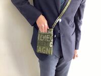 ファスナー付きスマホショルダー
