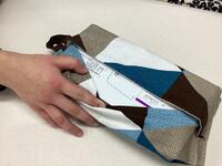 裏側から箱を入れます